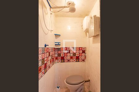 Banheiro de kitnet/studio para alugar com 1 quarto, 15m² em Vila São José, São Paulo