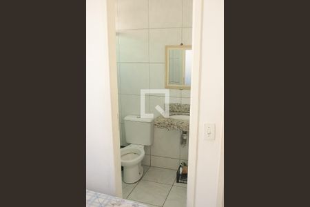 Banheiro da Suíte de apartamento à venda com 3 quartos, 56m² em Sapucaias, Contagem