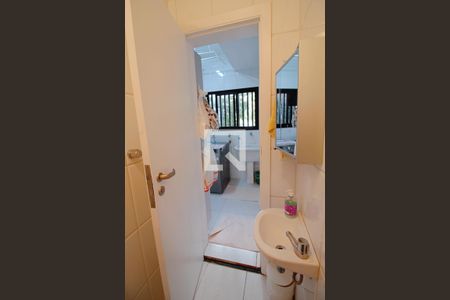 Apartamento à venda com 240m², 3 quartos e 4 vagas Apartamento à venda com 240m², 3 quartos e 4 vagasBanheiro de serviço