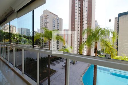 Apartamento à venda com 240m², 3 quartos e 4 vagas Apartamento à venda com 240m², 3 quartos e 4 vagasVaranda da Sala
