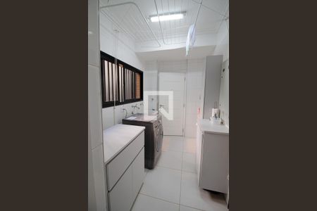 Apartamento à venda com 240m², 3 quartos e 4 vagas Apartamento à venda com 240m², 3 quartos e 4 vagasÁrea de Serviço