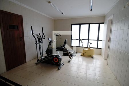 Apartamento à venda com 240m², 3 quartos e 4 vagas Apartamento à venda com 240m², 3 quartos e 4 vagasÁrea comum - Academia