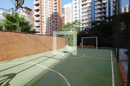 Apartamento à venda com 240m², 3 quartos e 4 vagas Apartamento à venda com 240m², 3 quartos e 4 vagasQuadra Esportiva