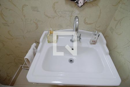 Apartamento à venda com 240m², 3 quartos e 4 vagas Apartamento à venda com 240m², 3 quartos e 4 vagas Lavabo