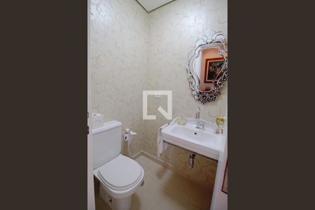 Apartamento à venda com 240m², 3 quartos e 4 vagas Apartamento à venda com 240m², 3 quartos e 4 vagas Lavabo