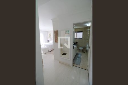 Apartamento à venda com 240m², 3 quartos e 4 vagas Apartamento à venda com 240m², 3 quartos e 4 vagasSuíte 3