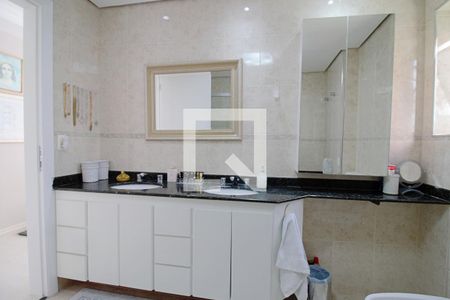 Apartamento à venda com 240m², 3 quartos e 4 vagas Apartamento à venda com 240m², 3 quartos e 4 vagasBanheiro da Suíte 3