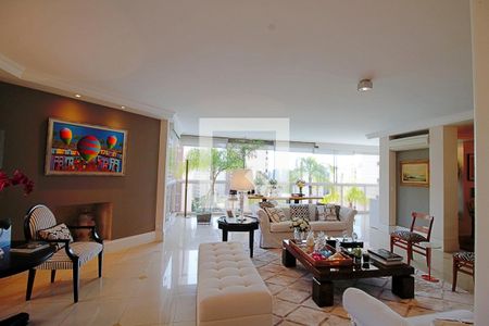 Apartamento à venda com 240m², 3 quartos e 4 vagas Apartamento à venda com 240m², 3 quartos e 4 vagasSala