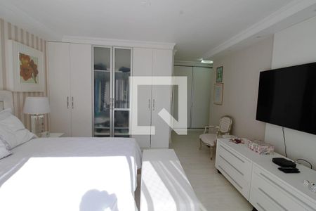 Apartamento à venda com 240m², 3 quartos e 4 vagas Apartamento à venda com 240m², 3 quartos e 4 vagasSuíte 3