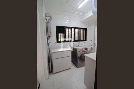 Apartamento à venda com 240m², 3 quartos e 4 vagas Apartamento à venda com 240m², 3 quartos e 4 vagasÁrea de Serviço