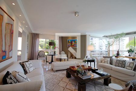 Apartamento à venda com 240m², 3 quartos e 4 vagas Apartamento à venda com 240m², 3 quartos e 4 vagasSala