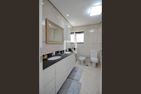 Apartamento à venda com 240m², 3 quartos e 4 vagas Apartamento à venda com 240m², 3 quartos e 4 vagasBanheiro da Suíte 3