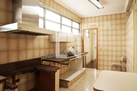 Apartamento à venda com 284m², 3 quartos e 3 vagas Apartamento à venda com 284m², 3 quartos e 3 vagasCozinha