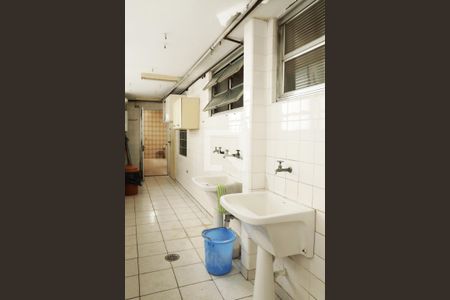 Apartamento à venda com 284m², 3 quartos e 3 vagas Apartamento à venda com 284m², 3 quartos e 3 vagasÁrea de Serviço