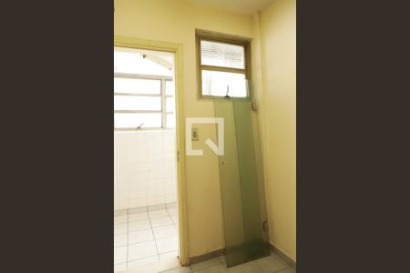 Apartamento à venda com 284m², 3 quartos e 3 vagas Apartamento à venda com 284m², 3 quartos e 3 vagasQuarto de Serviço