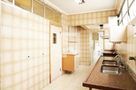 Apartamento à venda com 284m², 3 quartos e 3 vagas Apartamento à venda com 284m², 3 quartos e 3 vagasCozinha