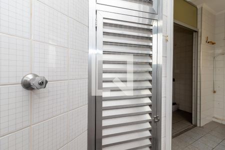 Apartamento à venda com 60m², 2 quartos e 2 vagasBanheiro de Serviço