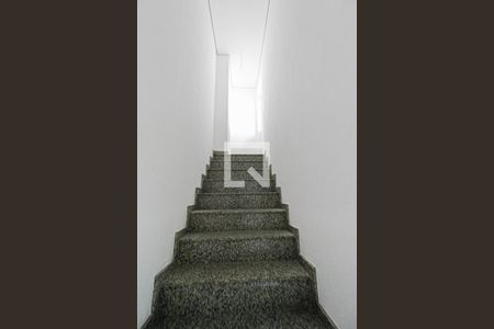 Apartamento para alugar com 100m², 2 quartos e 2 vagasEscadas