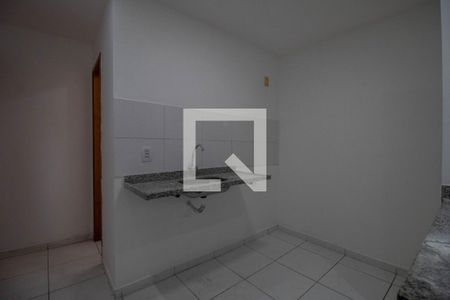 Cozinha  de apartamento para alugar com 1 quarto, 40m² em Curicica, Rio de Janeiro