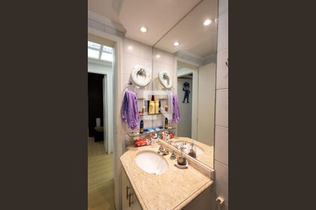 Apartamento à venda com 92m², 3 quartos e 2 vagas Apartamento à venda com 92m², 3 quartos e 2 vagasBanheiro Social