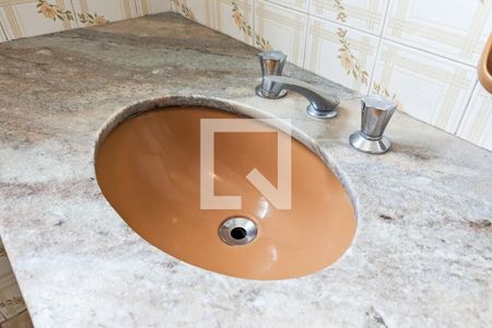 Casa à venda com 165m², 3 quartos e 2 vagas Casa à venda com 165m², 3 quartos e 2 vagasBanheiro