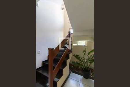 Escada de casa à venda com 4 quartos, 200m² em Vila Clotilde, Guarulhos