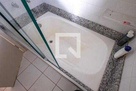 Apartamento para alugar com 73m², 2 quartos e 2 vagasSuíte - Banheiro