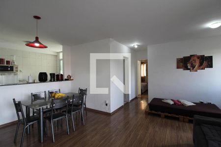 Apartamento à venda com 76m², 2 quartos e 1 vagaSala