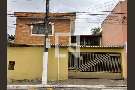 Casa para alugar com 150m², 3 quartos e 2 vagas Casa para alugar com 150m², 3 quartos e 2 vagasFachada