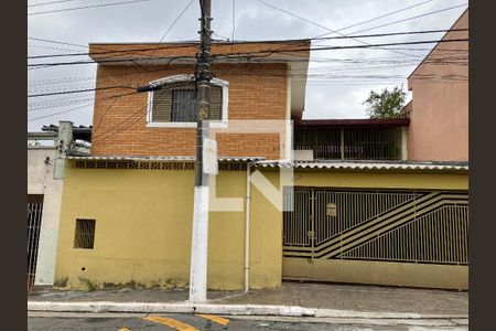 Casa para alugar com 150m², 3 quartos e 2 vagas Casa para alugar com 150m², 3 quartos e 2 vagasFachada