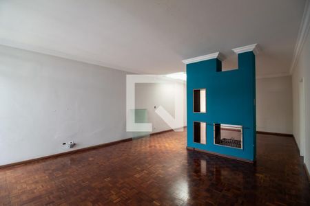 Casa para alugar com 550m², 5 quartos e 2 vagasSala