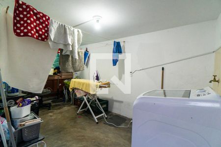 Casa à venda com 200m², 4 quartos e 2 vagasCasa 2 - Área de Serviço