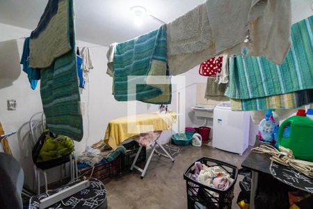 Casa à venda com 200m², 4 quartos e 2 vagasCasa 2 - Área de Serviço