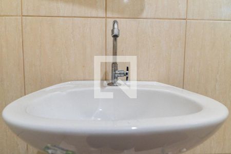 Casa à venda com 200m², 4 quartos e 2 vagasCasa 2 - Banheiro Detalhe