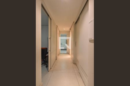 Casa à venda com 220m², 4 quartos e sem vagaCorredor