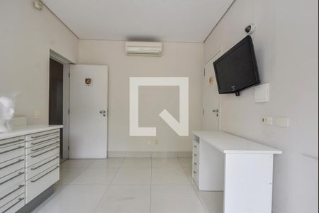 Casa à venda com 220m², 4 quartos e sem vagaSuíte 01