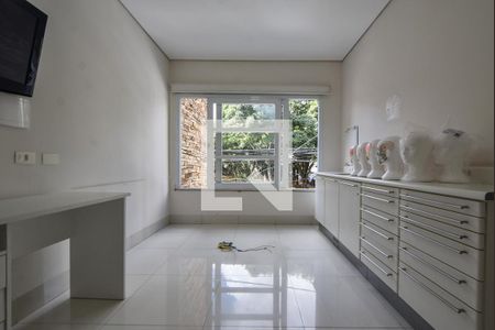 Casa à venda com 220m², 4 quartos e sem vagaSuíte 01