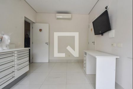 Casa à venda com 220m², 4 quartos e sem vagaSuíte 01