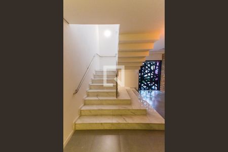 Apartamento para alugar com 47m², 2 quartos e sem vagaEscada 