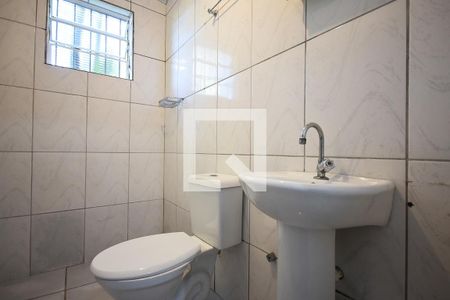 Banheiro de apartamento para alugar com 1 quarto, 40m² em Jardim Maria Rosa, São Paulo