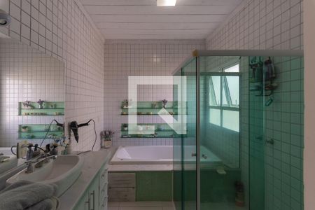 Casa de condomínio para alugar com 234m², 3 quartos e 2 vagas Casa de condomínio para alugar com 234m², 3 quartos e 2 vagasBanheiro da Suíte