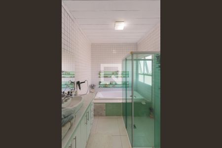 Casa de condomínio para alugar com 234m², 3 quartos e 2 vagas Casa de condomínio para alugar com 234m², 3 quartos e 2 vagasBanheiro da Suíte