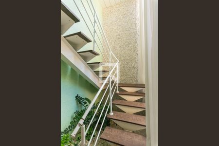 Casa de condomínio para alugar com 234m², 3 quartos e 2 vagas Casa de condomínio para alugar com 234m², 3 quartos e 2 vagasHall de Entrada e Escada