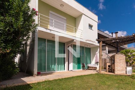 Casa de condomínio para alugar com 234m², 3 quartos e 2 vagas Casa de condomínio para alugar com 234m², 3 quartos e 2 vagasQuintal