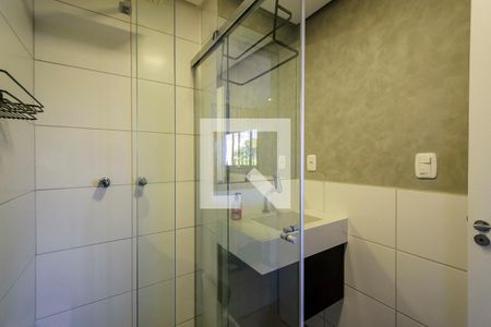 Banheiro de kitnet/studio à venda com 1 quarto, 32m² em Centro Histórico, Porto Alegre