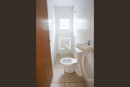Banheiro de casa para alugar com 1 quarto, 35m² em Parque Maria Helena, Suzano