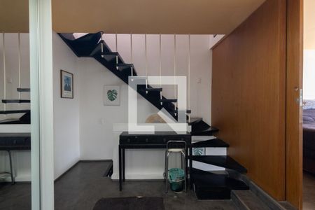 Apartamento à venda com 113m², 1 quarto e 1 vaga Apartamento à venda com 113m², 1 quarto e 1 vagaEscadas