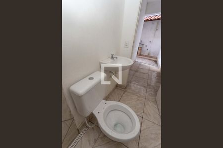 Banheiro  de casa para alugar com 1 quarto, 50m² em Jardim Miriam, São Paulo