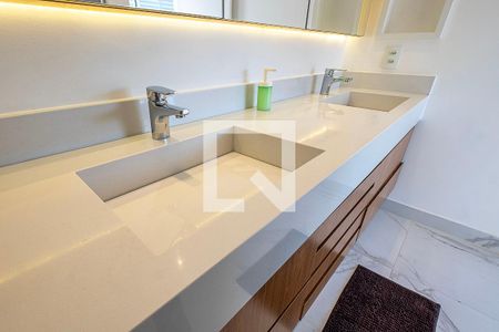 Apartamento à venda com 107m², 2 quartos e 1 vaga Apartamento à venda com 107m², 2 quartos e 1 vagaSuíte 2 - Banheiro