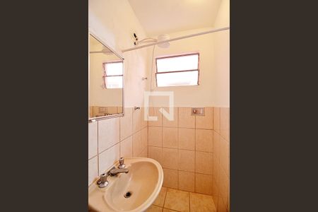 Casa de condomínio à venda com 170m², 2 quartos e 1 vagaBanheiro de serviço